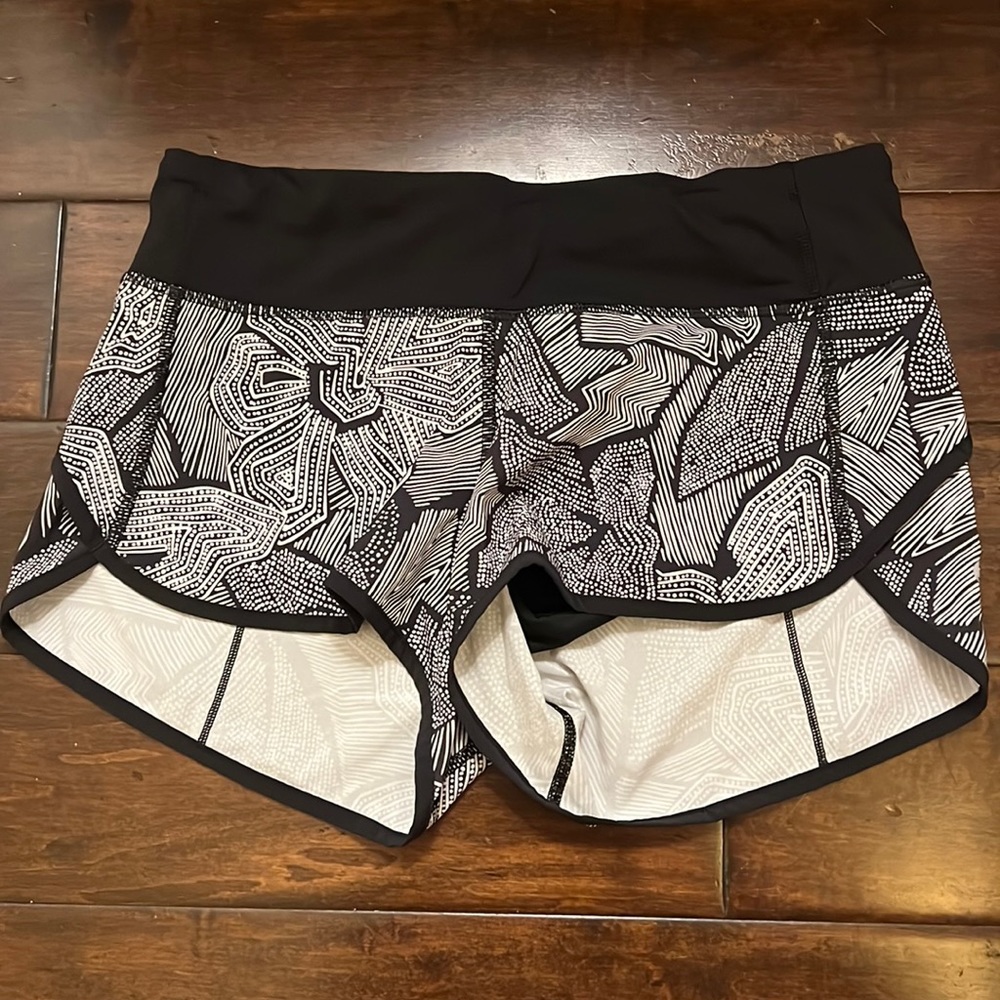 Lululemon size 4 running short